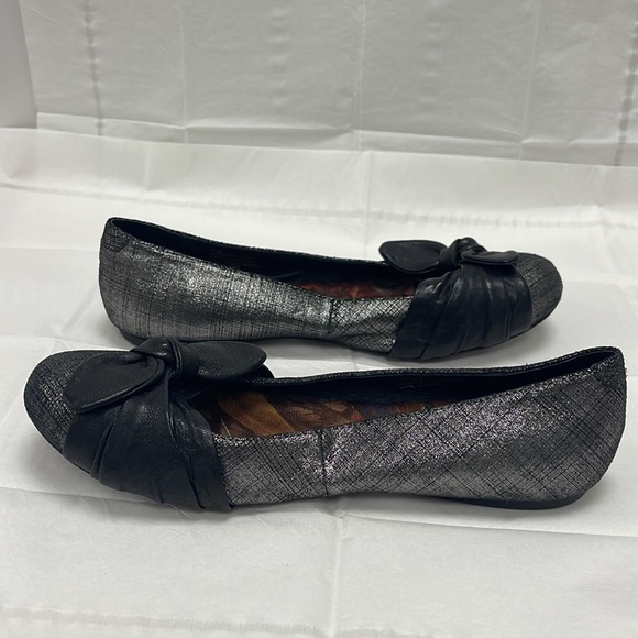 Born Black Metallic Slip on Flats with Bow Size US 7 EU 38 M/W width - Picture 5 of 16